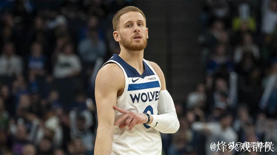 迪温琴佐高效砍下11分7助,三分精准助阵大胜 迪温琴佐高效砍下11分7助,三分精准助阵大胜